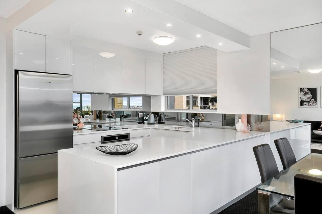Haris - Modern 2br With Views Apartment